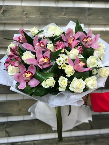 Букет цветов из: Розы и Хризантемы в Иванино