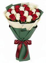 Букет Микс из красных и белых роз в Иванино