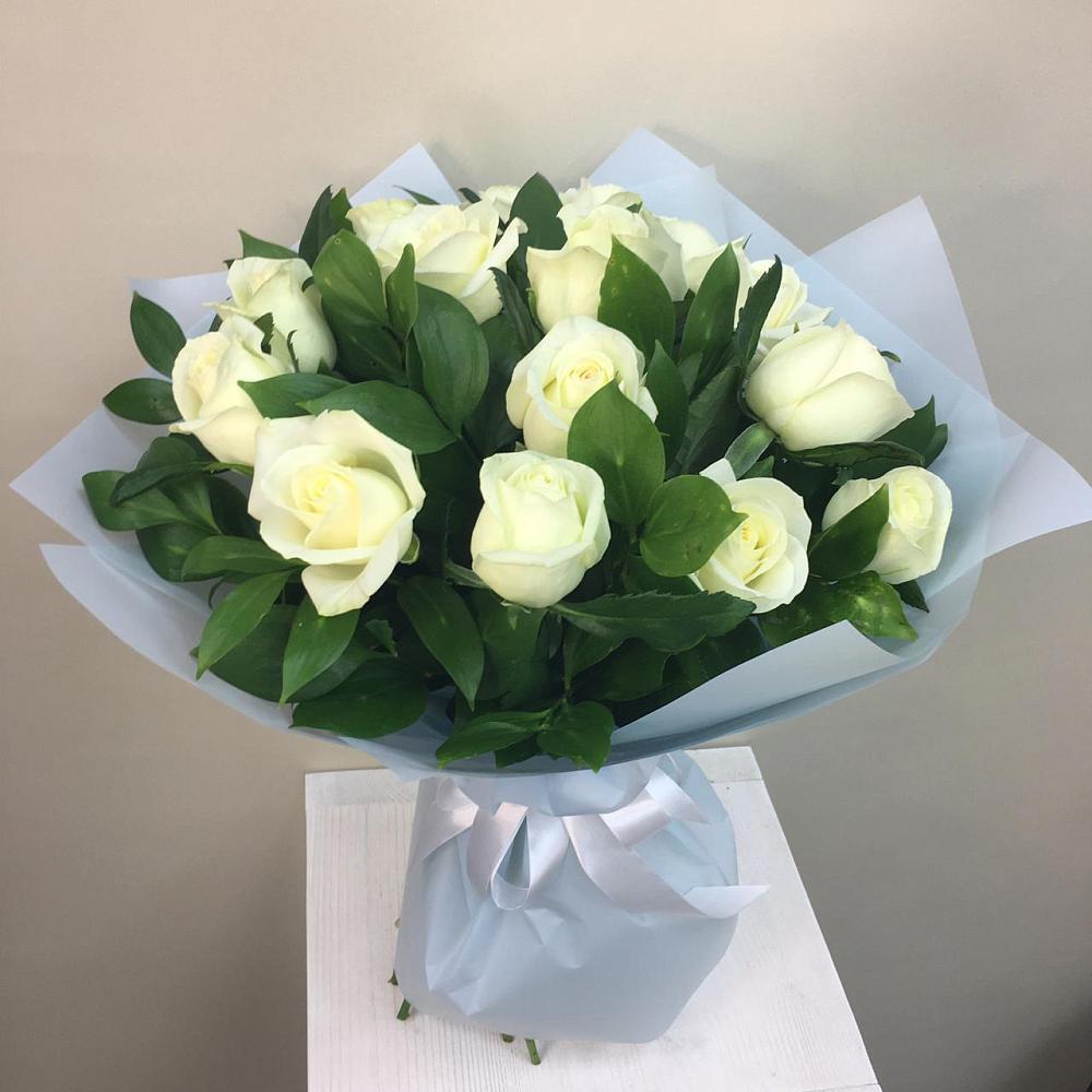 Букет 15 Белых роз Проуд в Иванино