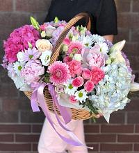 Цветочная композиция из Розы, Хризантемы, Пионы и Лизиантусы в корзине #REPLACE_PRED# Иванино