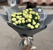 Букет Белые кустовые розы Солинеро в Иванино