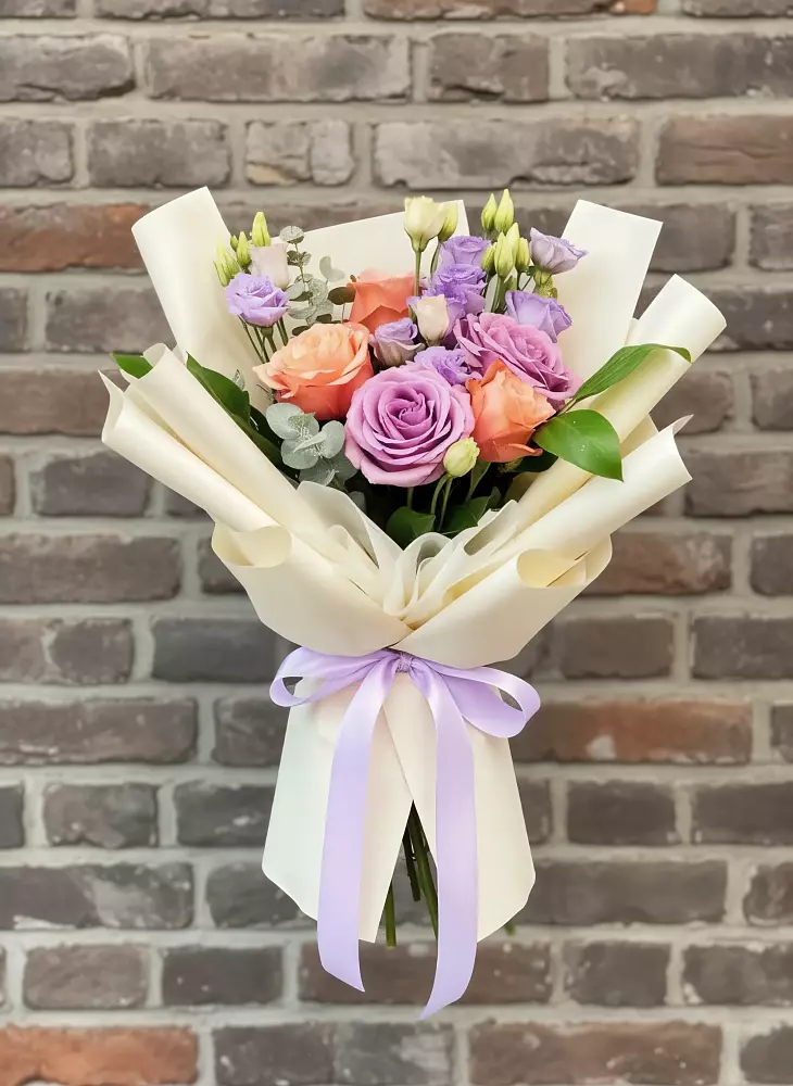 Букет цветов из: Лизиантусы и Розы в Иванино