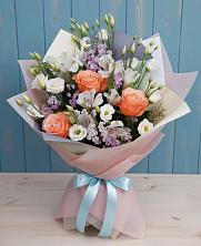 Букет цветов из:  Лизиантусы, Розы, Альстромерии и Гипсофила в Иванино