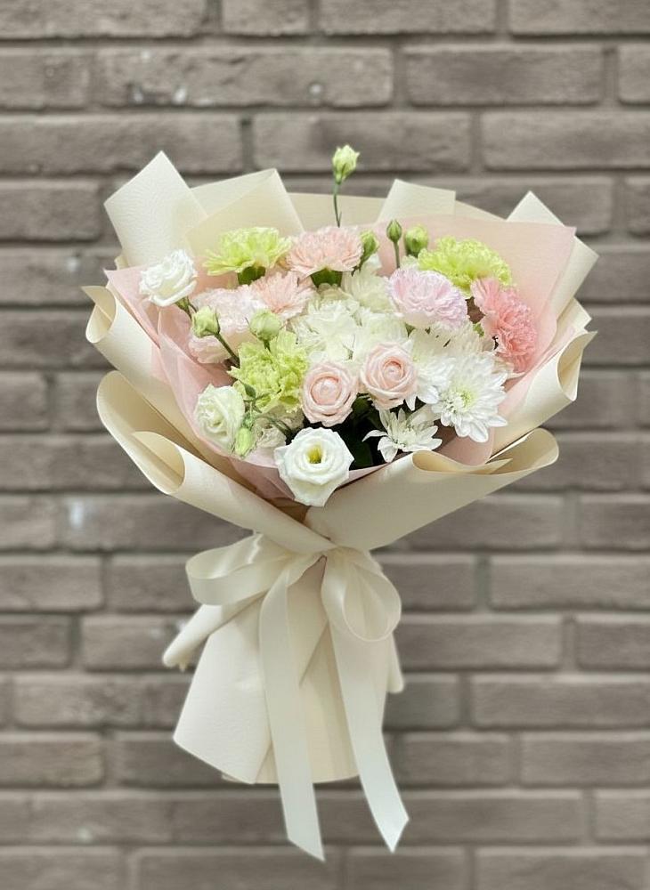 Букет цветов из: Гвоздики, Розы, Лизиантусы и Хризантемы в Иванино