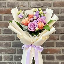 Букет цветов из:  Лизиантусы и Розы в Иванино