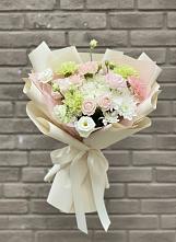 Букет цветов из:  Гвоздики, Розы, Лизиантусы и Хризантемы #REPLACE_PRED# Иванино