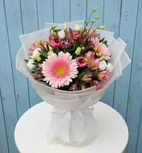 Букет цветов из:  Герберы, Альстромерии и Лизиантусы #REPLACE_PRED# Иванино