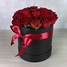 Цветочная композиция из Розы в шляпной коробке в Иванино