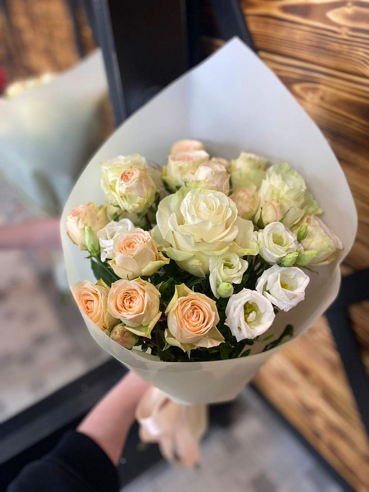 Букет цветов из: Розы и Лизиантусы в Иванино