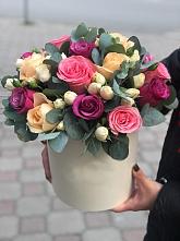 Цветочная композиция из Розы в шляпной коробке в Иванино